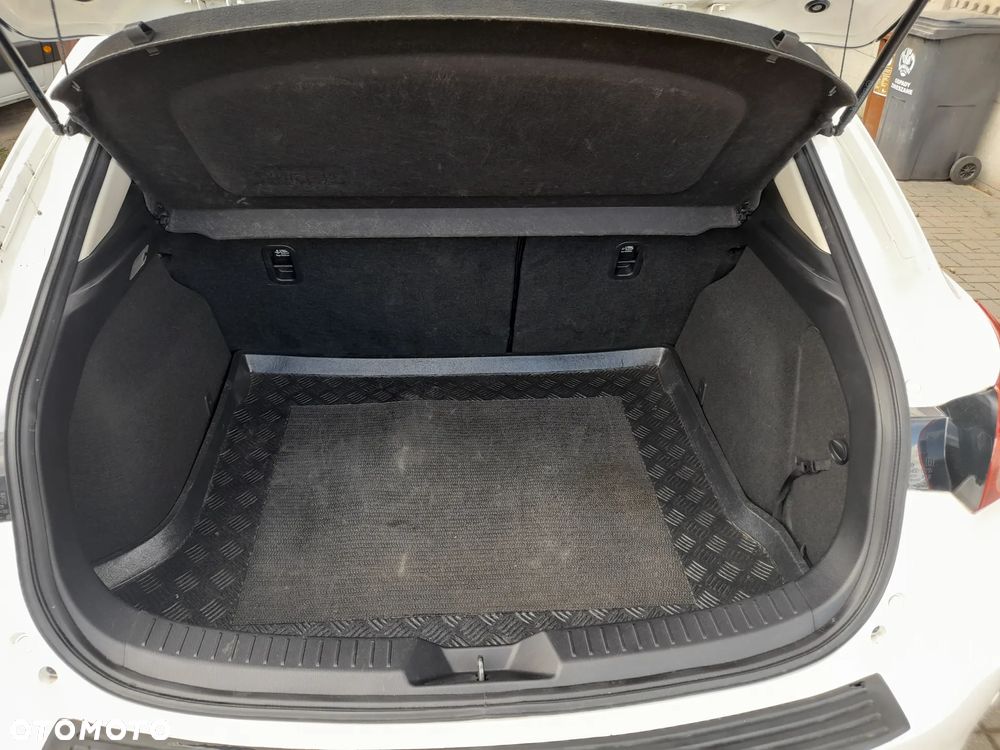 Mazda 3 SKYACTIV-G 120 NAKAMA - 24