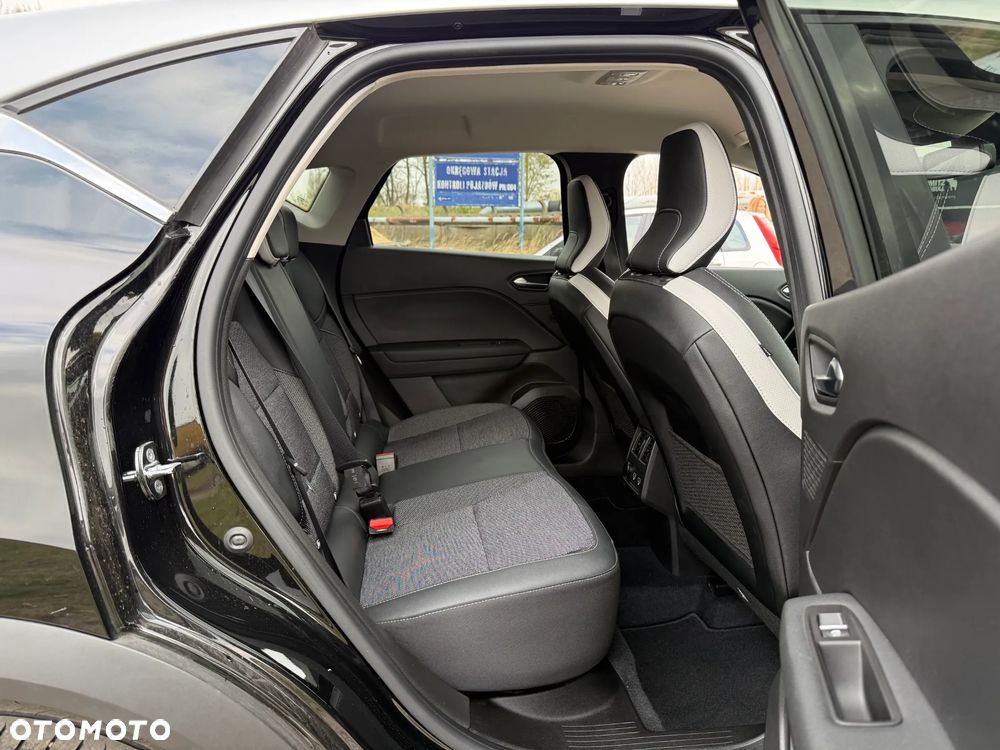 Renault Captur 1.6 E-TECH Plug-In Intens - 32