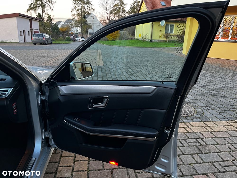 Mercedes-Benz Klasa E 220 CDI 7G-TRONIC Elegance - 21