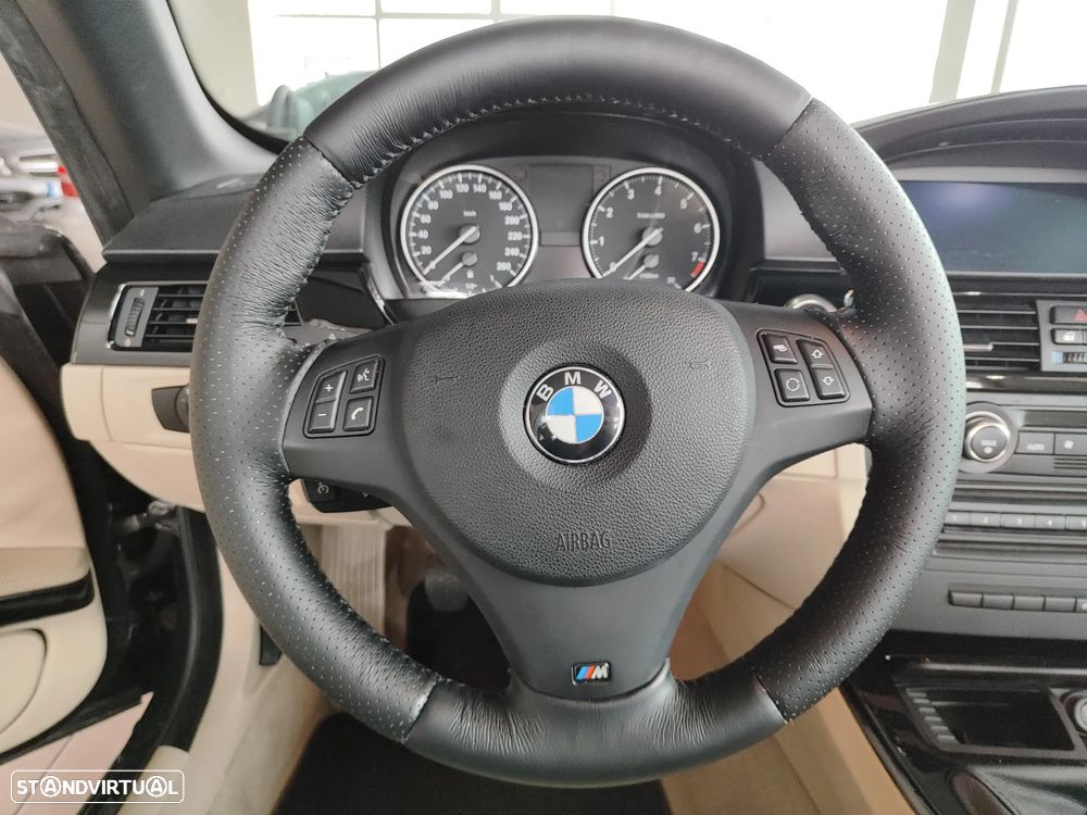 BMW 320 i M Sport Edition - 27