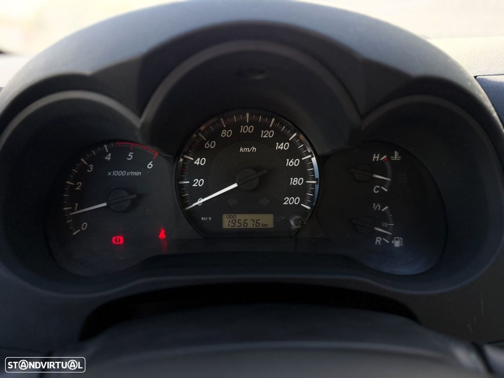 Toyota Hilux 2.5 D-4D 4WD CE - 24