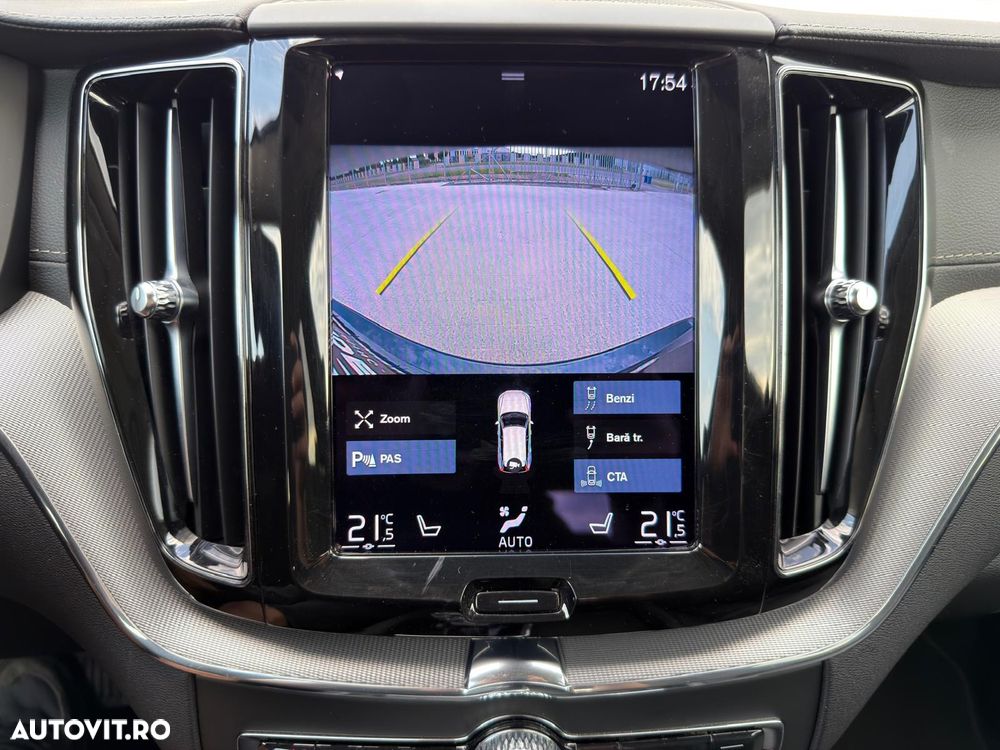 Volvo XC 60 B5 MHEV AT8 AWD Inscription - 17