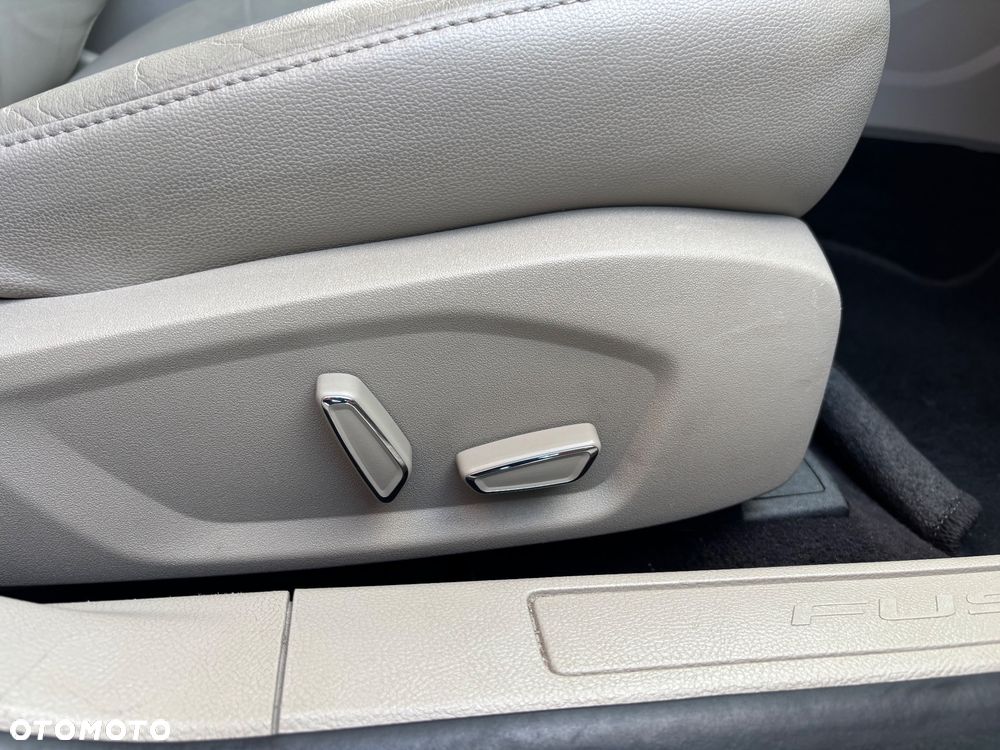 Ford Fusion 2.0 EcoBoost Titanium - 22