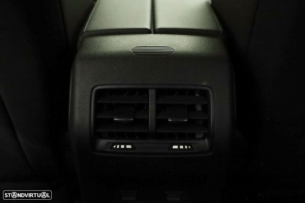 Peugeot 408 1.2 PureTech Allure EAT8 - 21