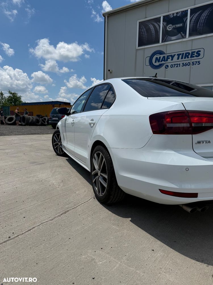 Volkswagen Jetta 2.0 TDI Comfortline - 7