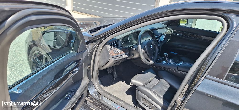 BMW 740 d xDrive Pack M - 13