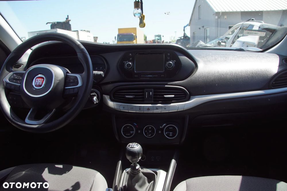 Auto na części - Fiat Tipo II 1.4 T-Jet 120 KM 940B7000 C635 718/A 2018R Silnik Skrzynia Drzwi Błotnik Lampa Lusterko Klamka Szyba Deska Kokpit Sterownik Moduł Czujnik Licznik Wyświetlacz Panel Kierownica - 16