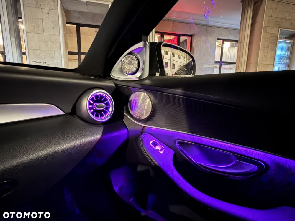 Mercedes-Benz Klasa C 300 d 4MATIC 9G-TRONIC - 37