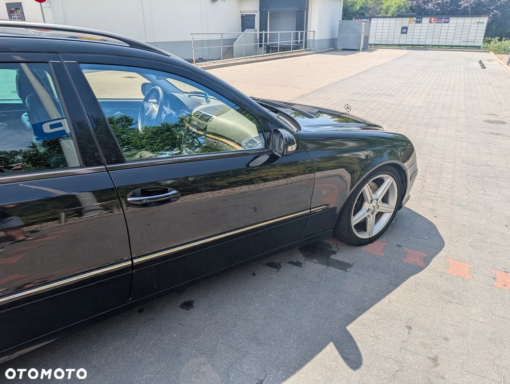 Mercedes-Benz Klasa E 500 4-Matic T Avantgarde - 4