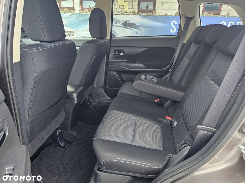 Mitsubishi Outlander 2.0 City Style 2WD - 7