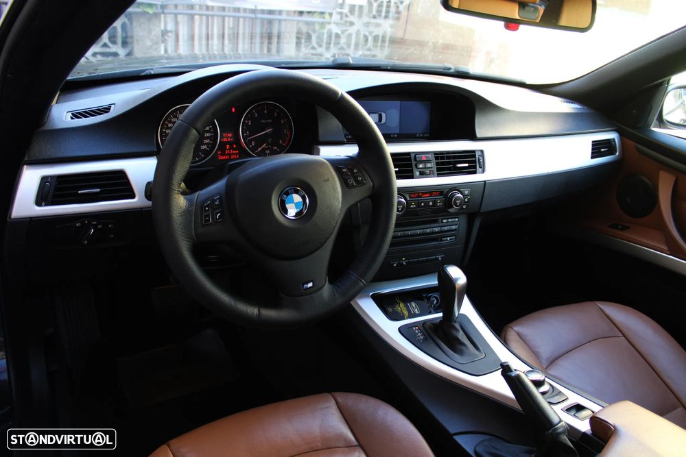 BMW 330 i Auto - 21