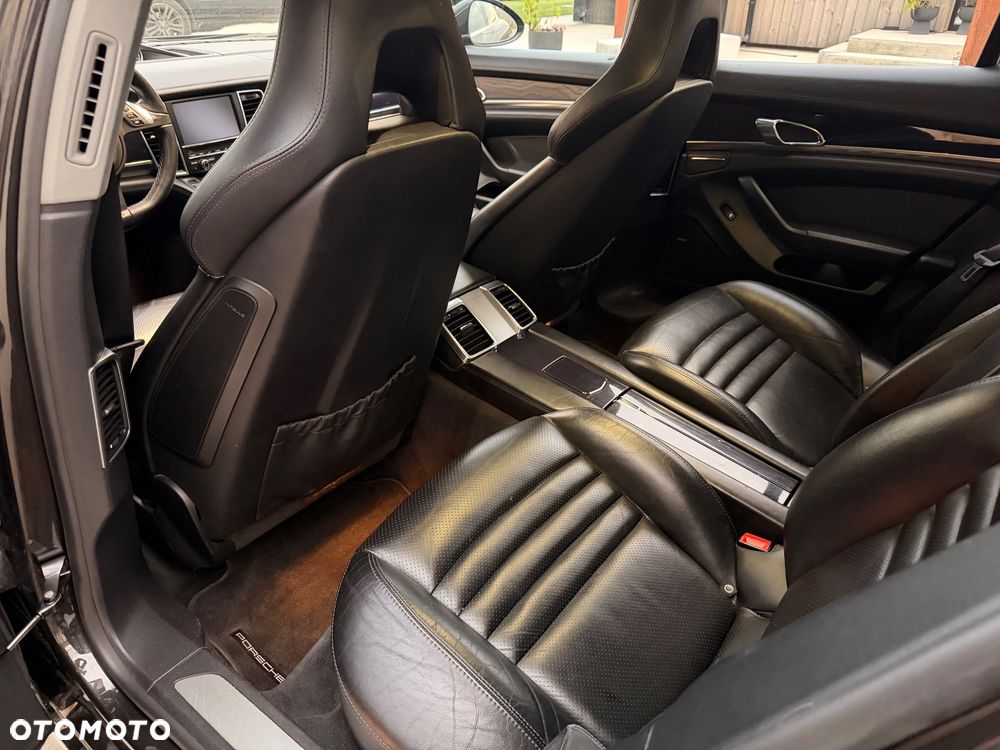 Porsche Panamera 4S - 10