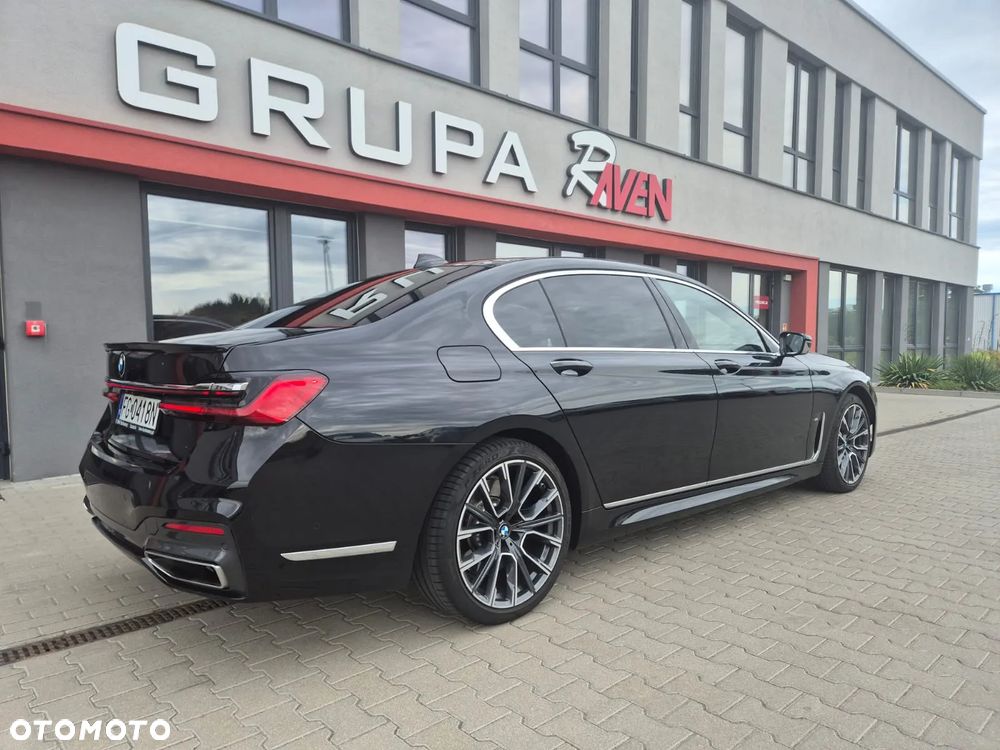 BMW Seria 7 750Li xDrive - 10