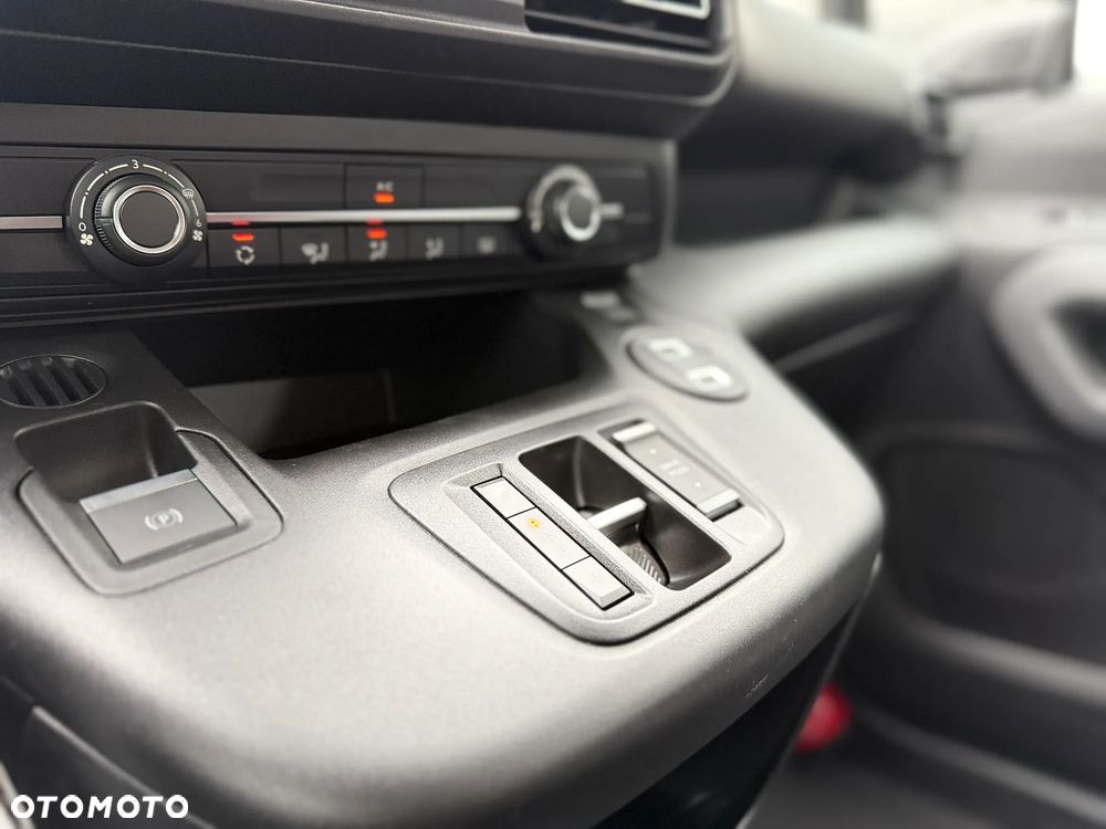 Toyota Proace City Verso Long 1.5 D-4D Business - 18