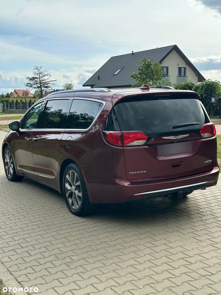 Chrysler Pacifica - 4