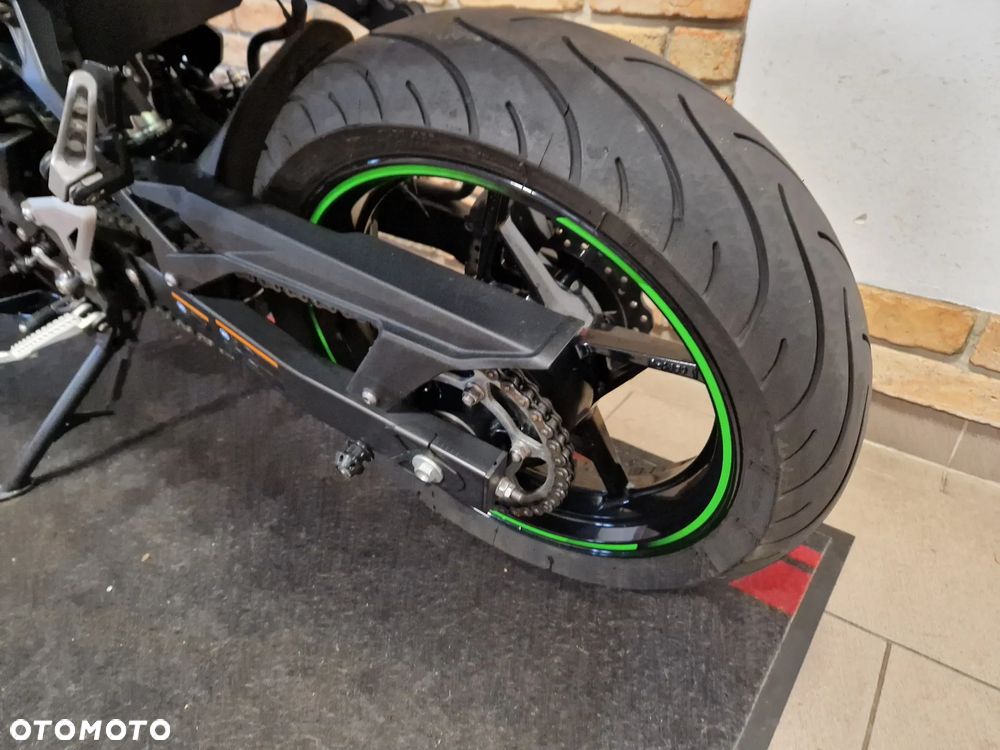 Kawasaki Ninja 400 - 21