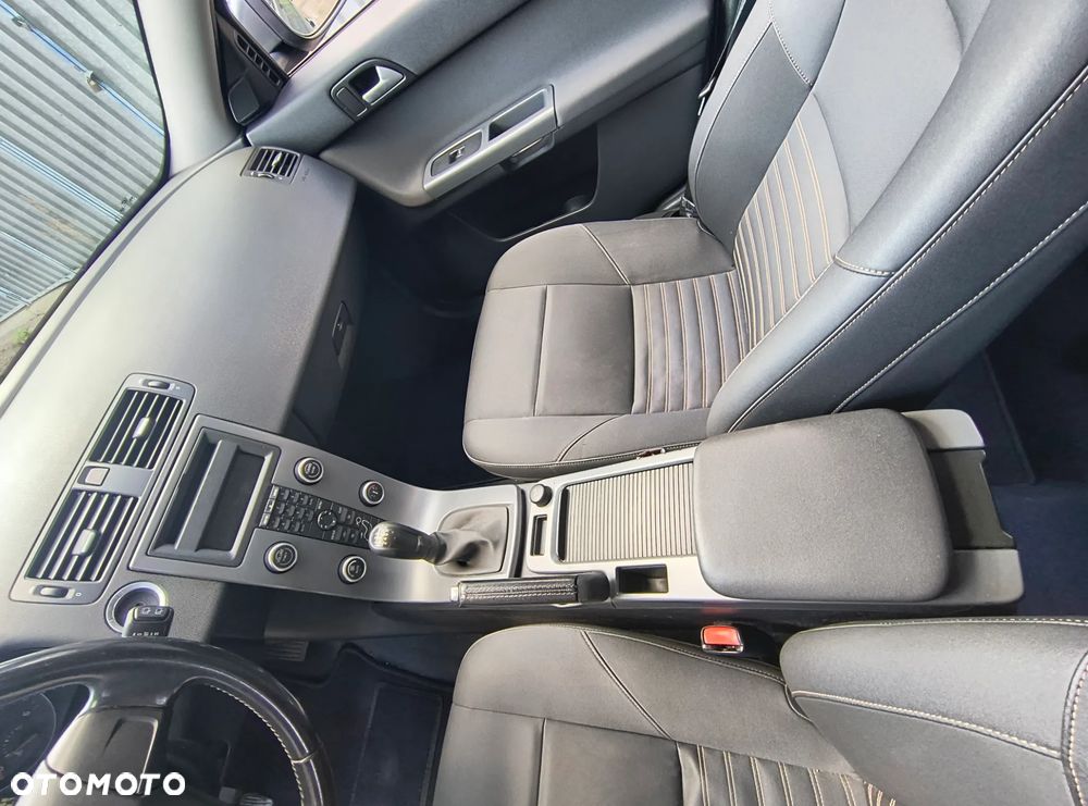 Volvo V50 D3 Kinetic - 12