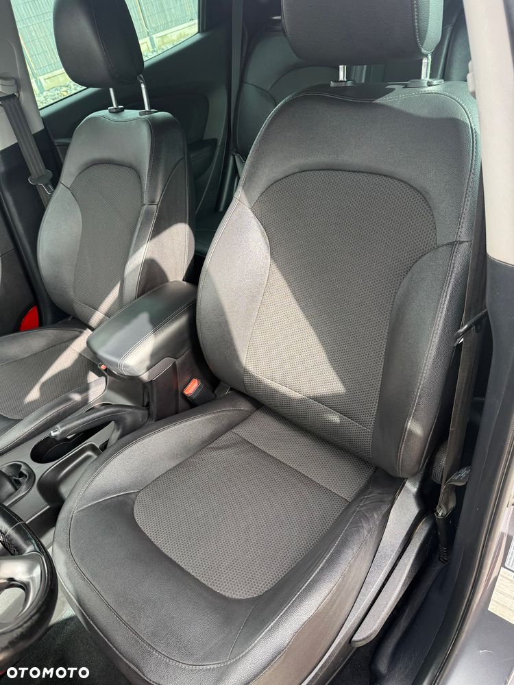 Hyundai ix35 1.7 CRDi Comfort 2WD - 19