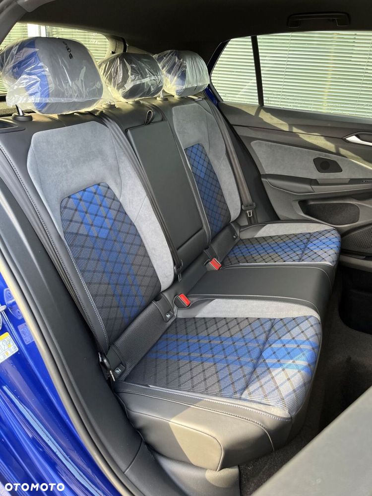 Volkswagen Golf - 8