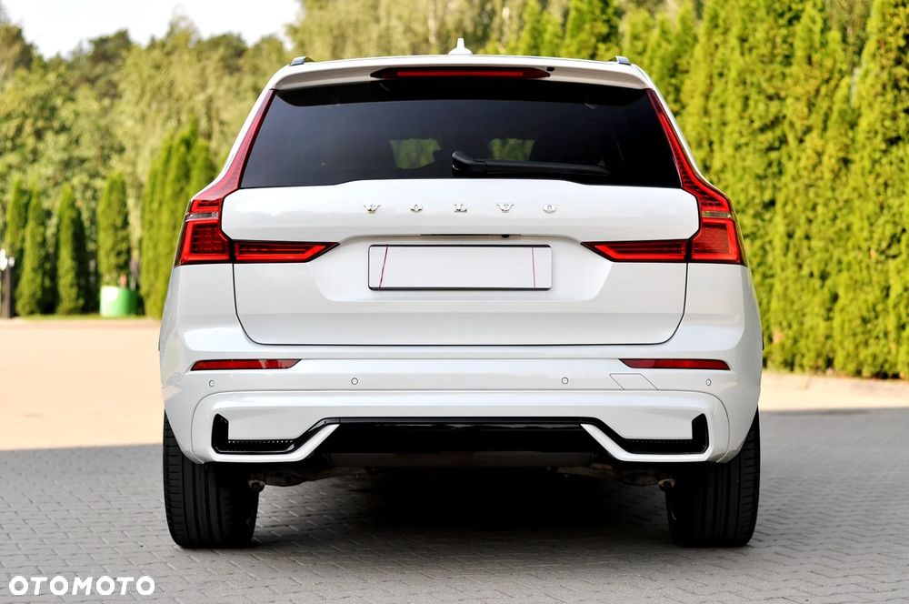 Volvo XC 60 B4 D Plus Dark - 8