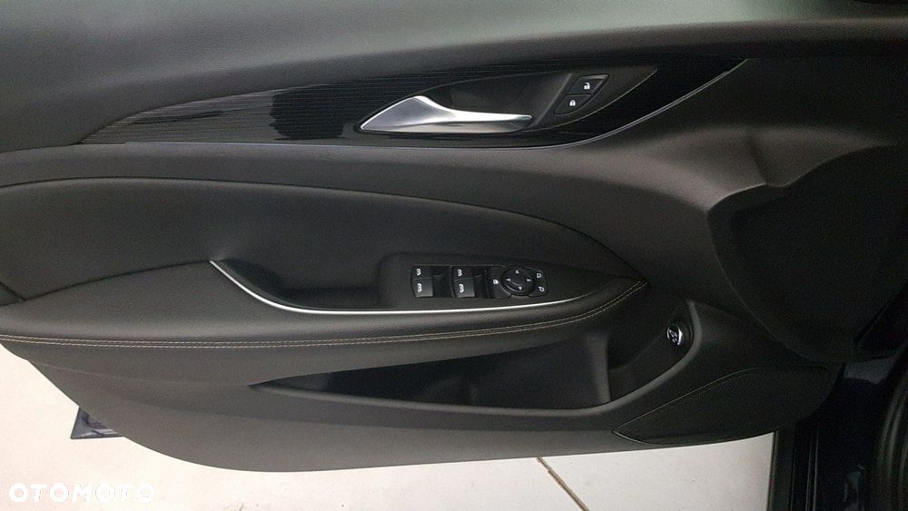 Opel Insignia - 24