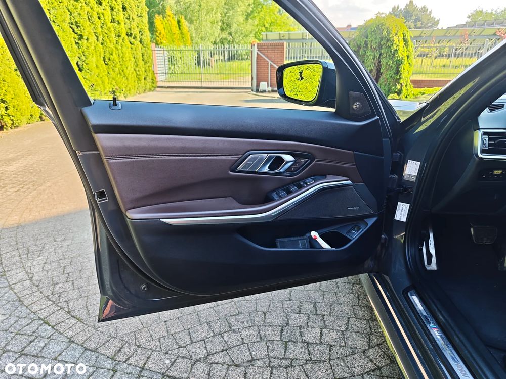 BMW Seria 3 330d xDrive mHEV M Sport sport - 14