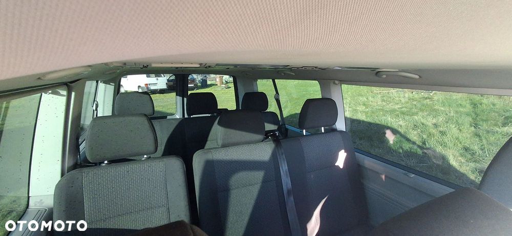 Volkswagen Caravelle - 3