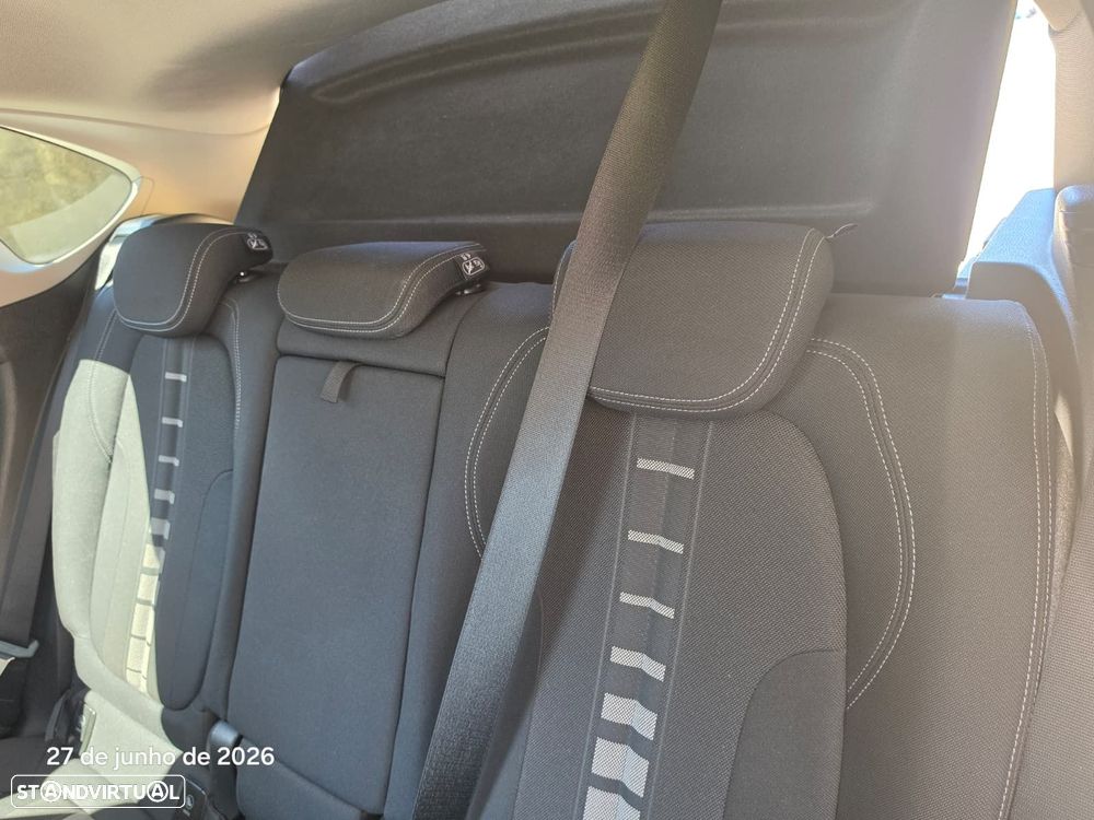 BMW 216 Active Tourer d Line Sport Auto - 35