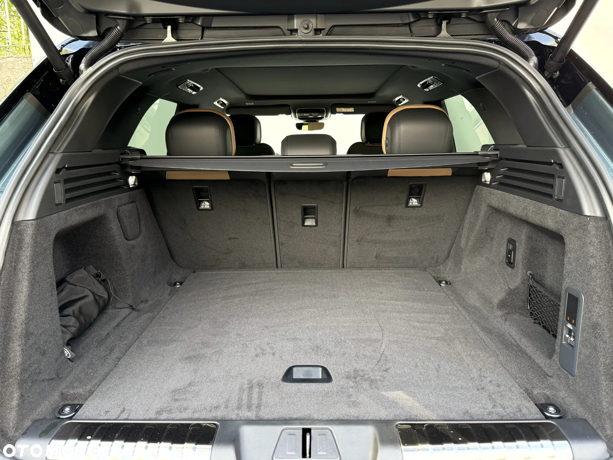 Land Rover Range Rover Sport D300 Dynamic SE - 14