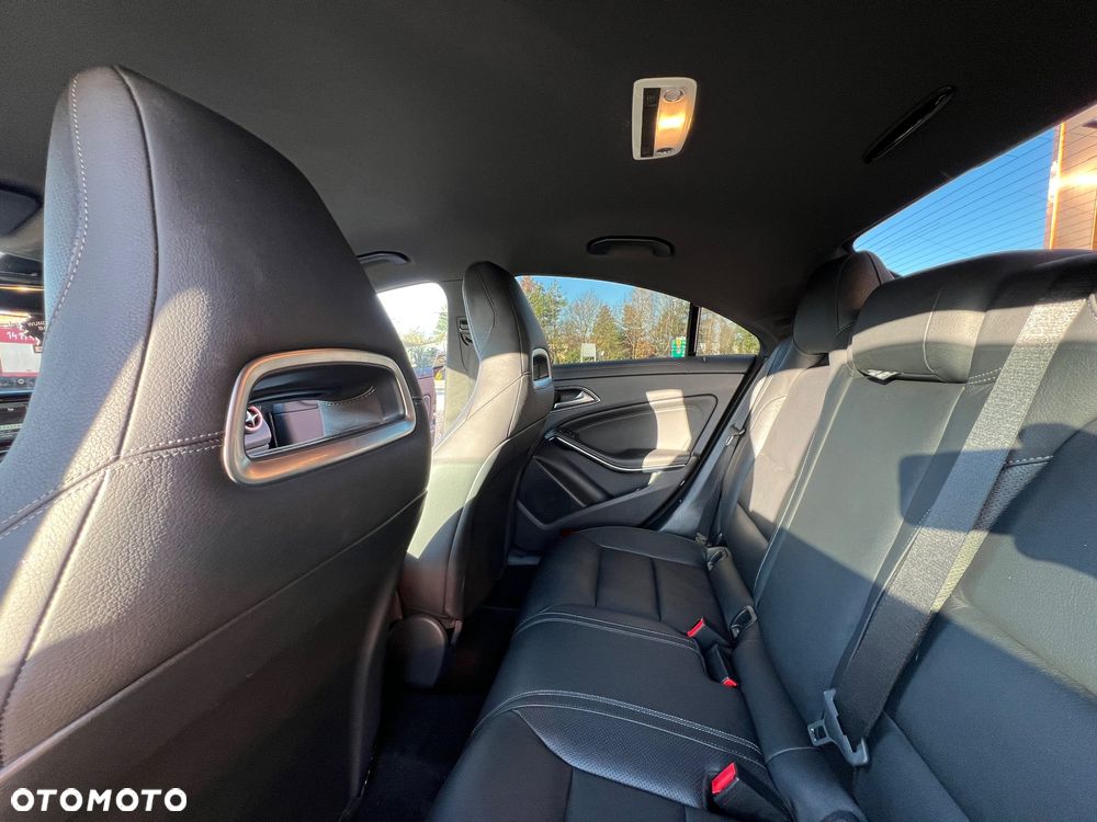 Mercedes-Benz CLA 200 7G-DCT AMG Line - 20