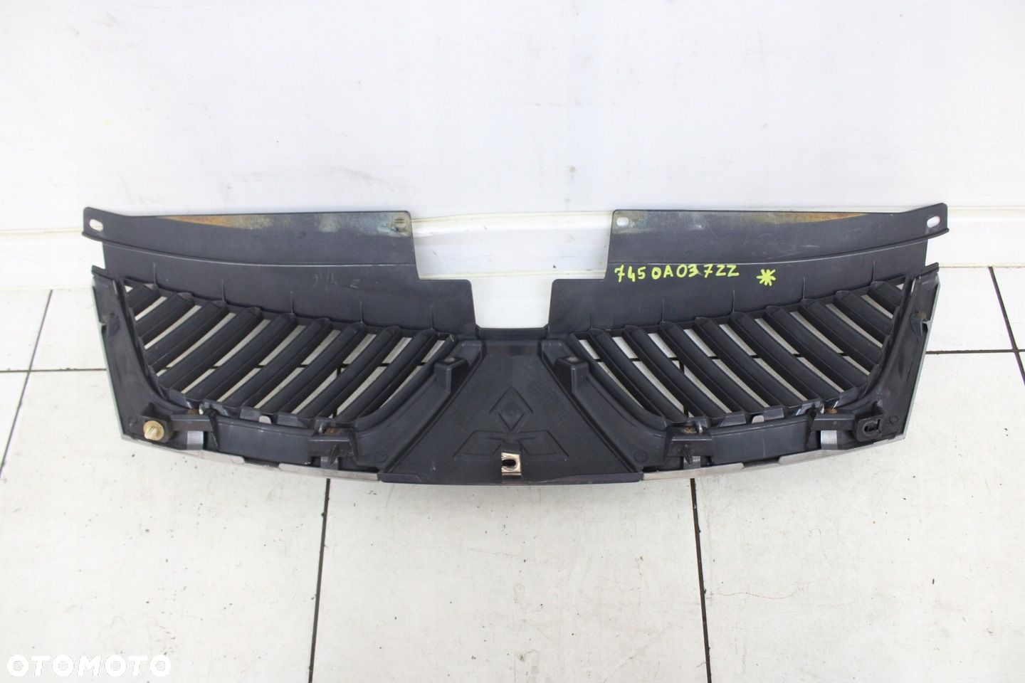 MITSUBISHI OUTLANDER II 06R- GRILL ATRAPA - 2