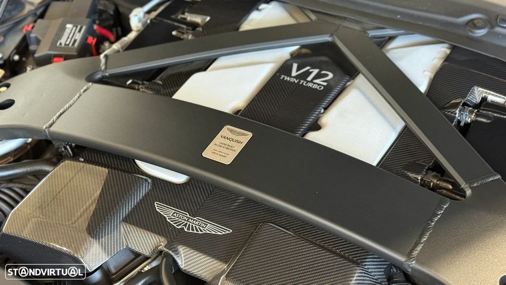 Aston Martin Vanquish V12 - 51