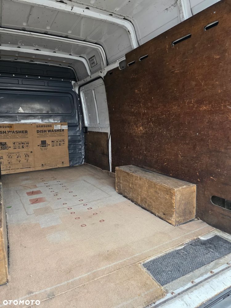 Mercedes-Benz Sprinter - 16