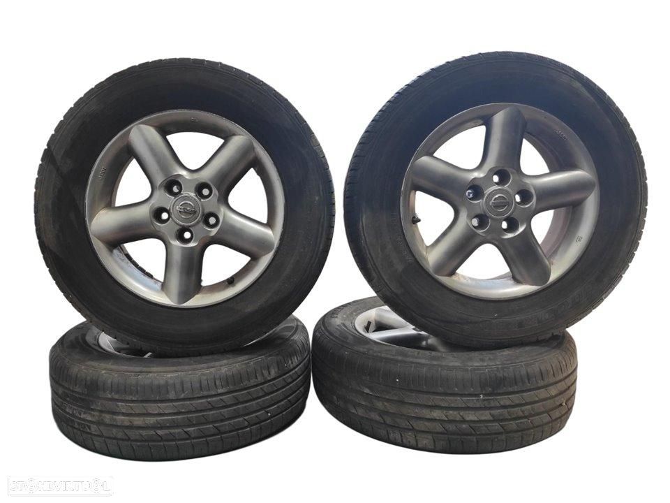 CONJUNTO DE PNEUS NISSAN X-TRAIL T30 - 1