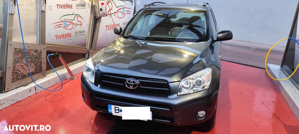 Toyota RAV4 2.0 Base - 6