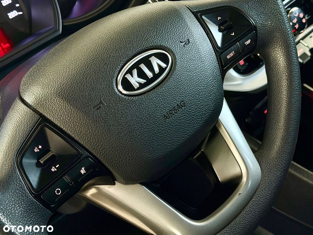Kia Rio 1.2 L - 28