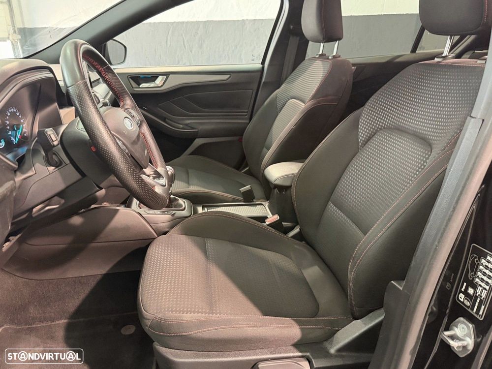Ford Focus 1.0 EcoBoost MHEV ST-Line - 12