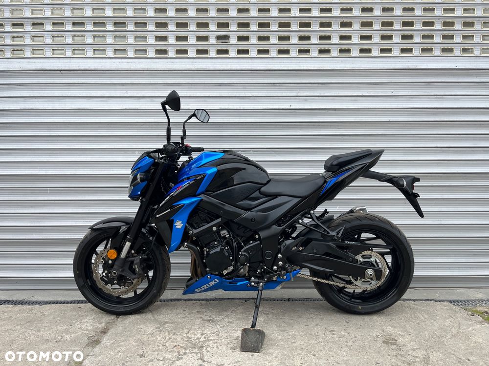 Suzuki GSX - 39