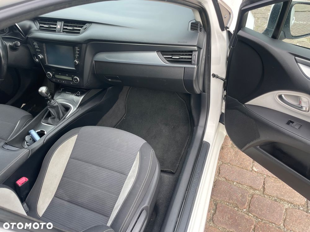 Toyota Avensis - 13