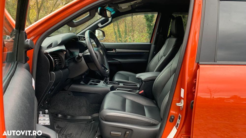 Toyota Hilux 2.8D 204CP 4x4 Double Cab AT Invincible Color Edition - 18