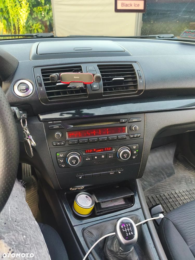 BMW Seria 1 118d - 28