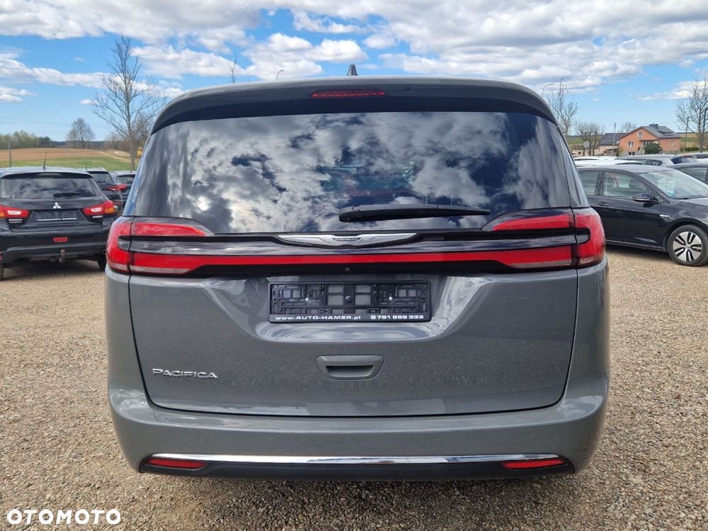 Chrysler Pacifica - 31