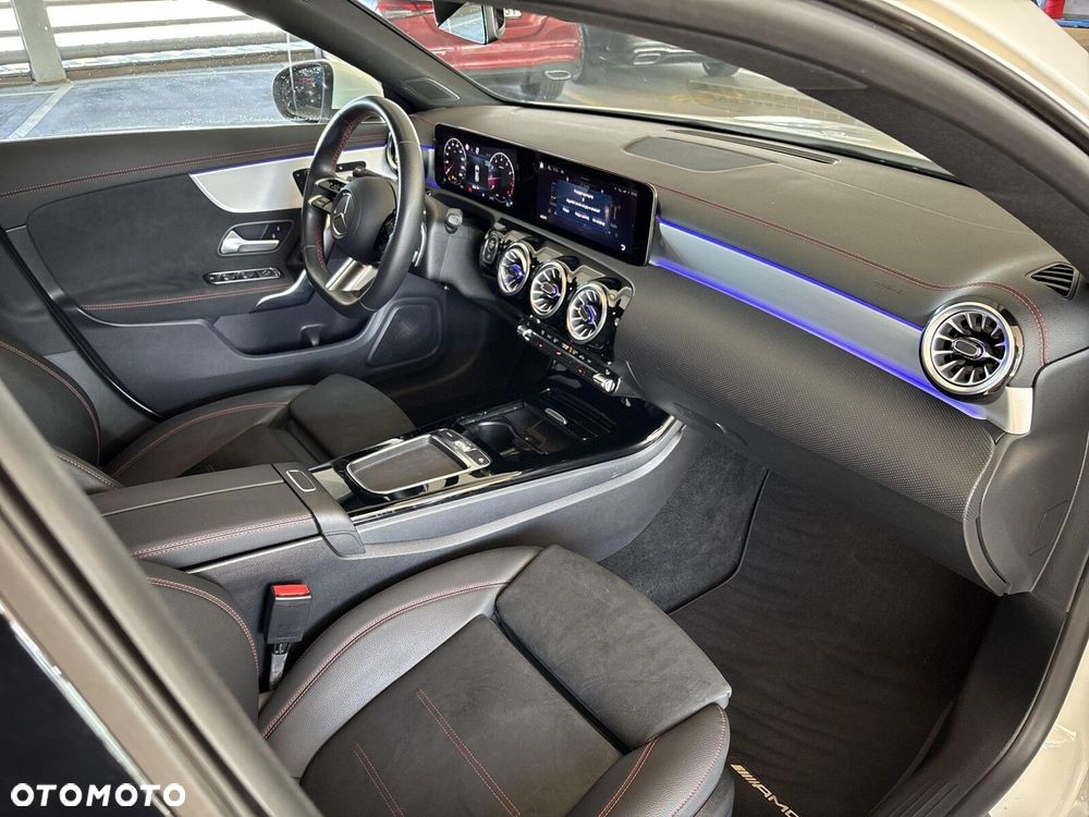 Mercedes-Benz CLA - 17