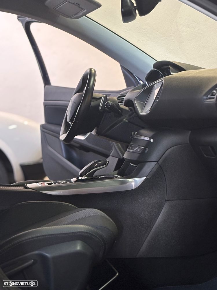 Peugeot 308 SW 1.2 PureTech Allure EAT8 - 22