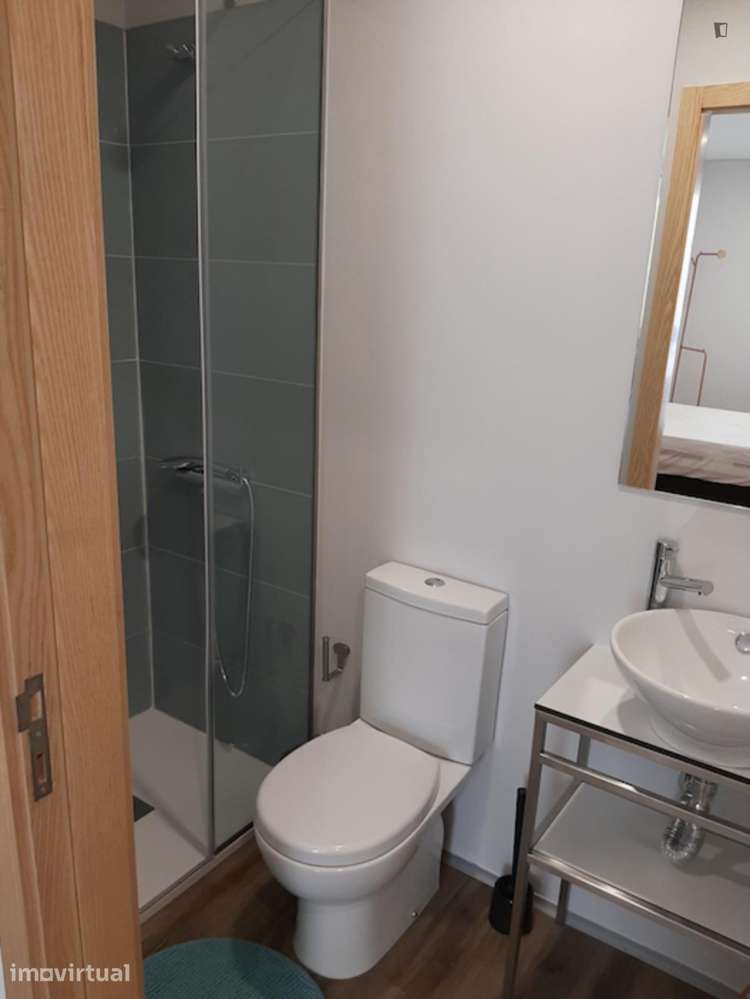 Quarto - localizado em São Mamede de Infesta Porto - Grande imagem: 5/13