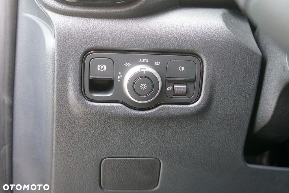 Mercedes-Benz VITO - 19