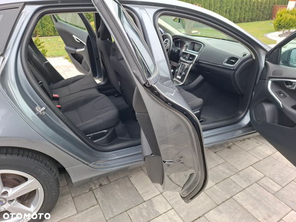 Volvo V40 T2 You - 24