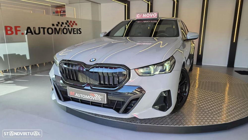 BMW 520 d Pack Desportivo M - 1