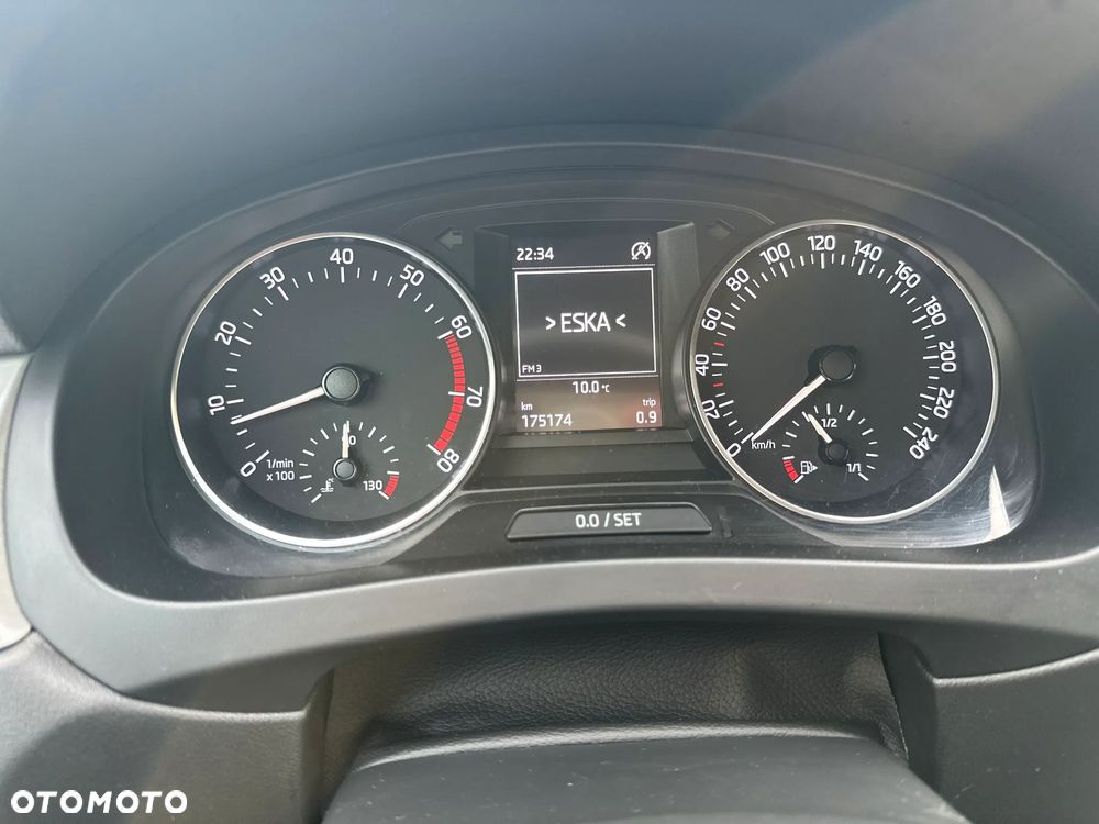 Skoda RAPID 1.2 TSI Ambition - 15