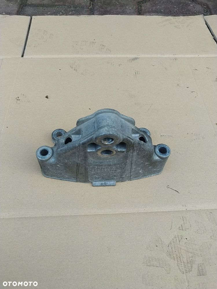 audi q7 4l łapa wspornik skrzyni 7l0399649d - 2